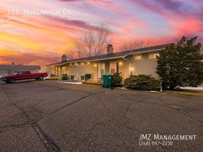 Building Photo - 151 Huronview Ct