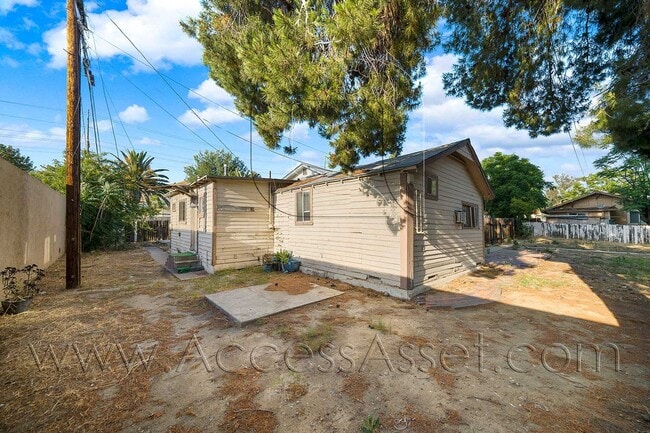 Building Photo - Charming Home in Historic Downtown Lake Elsinore!