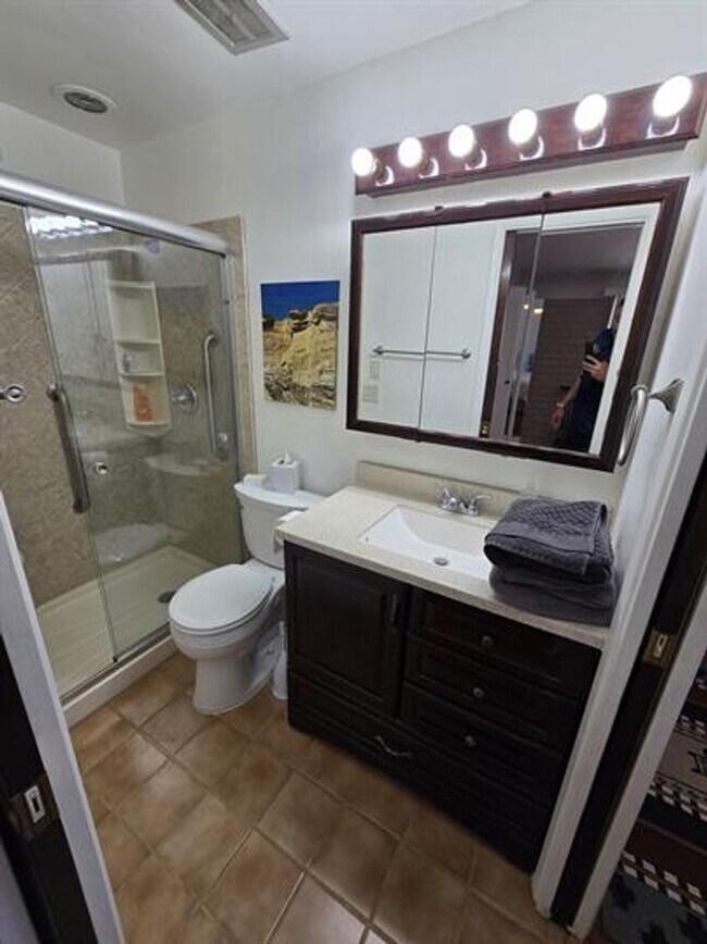 Building Photo - Beautiful Eastside Home Won't Last!!! Must See!!!