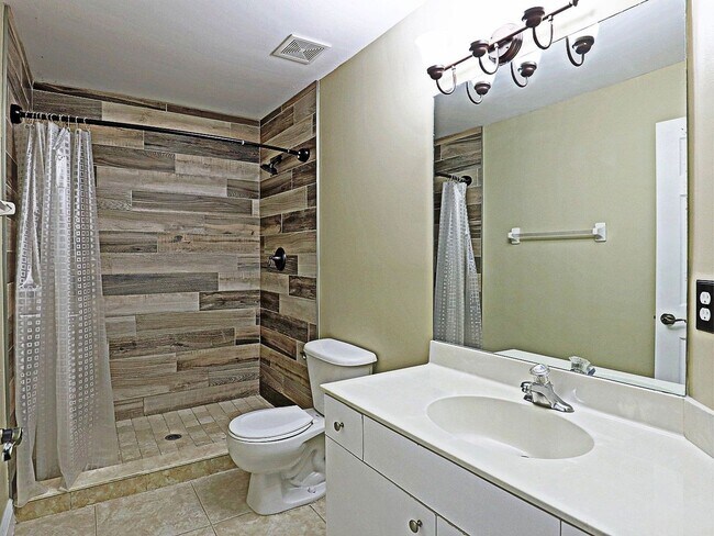 Building Photo - 3605 Cedar Oak Dr