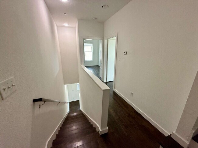 Building Photo - 4211 Delano Pl