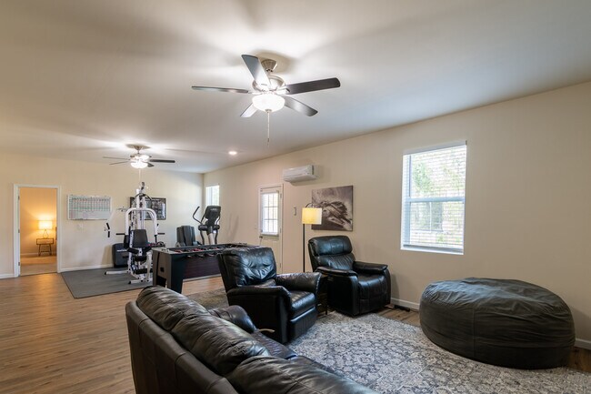 Building Photo - 438 Furlough Dr