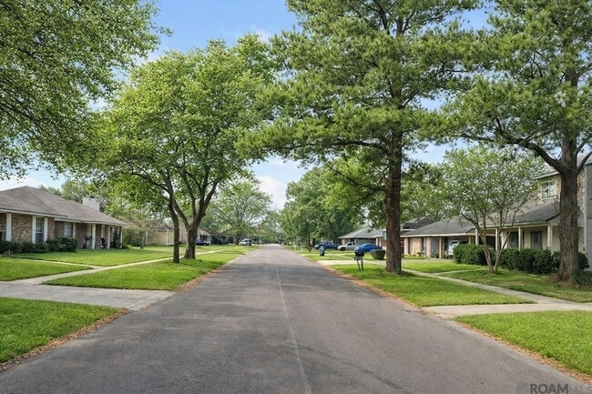 Building Photo - 2165 General Beauregard Ave