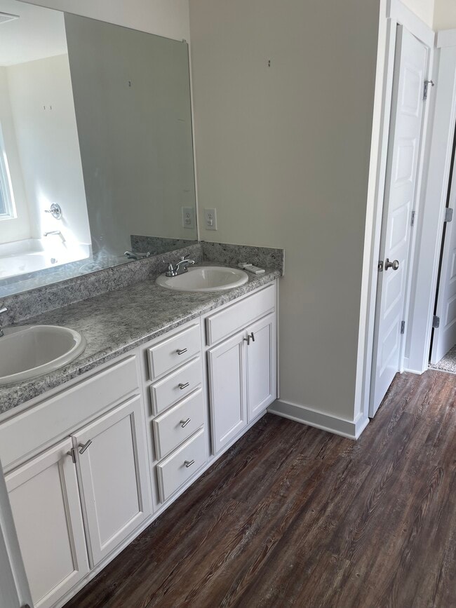 Building Photo - 3459 Misty Hollow Dr