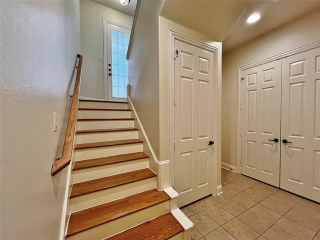 Building Photo - 5808 La Vista Dr