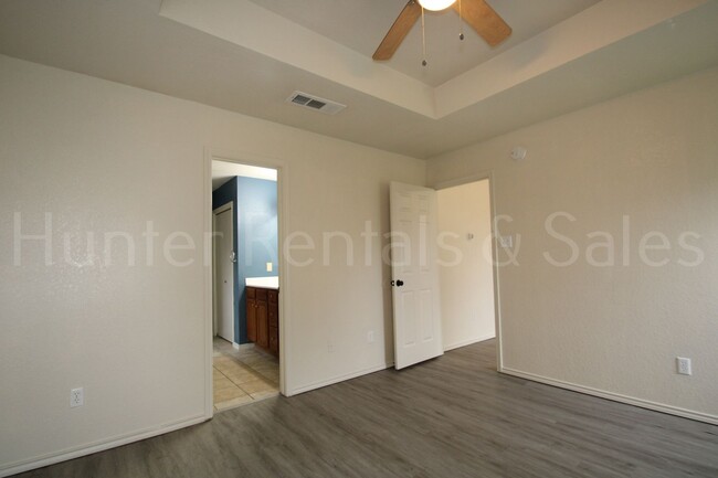 Building Photo - Perfect Four-Bedroom!