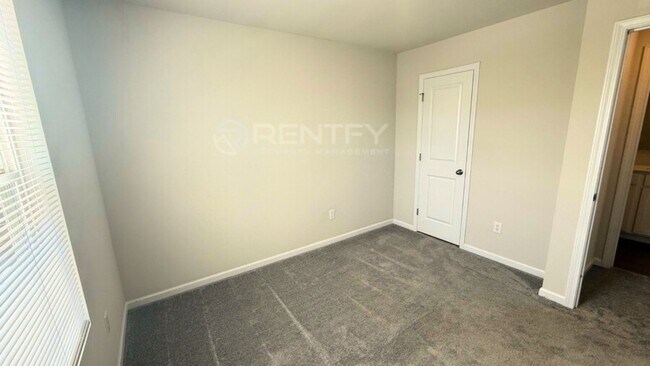 Building Photo - 2802 Legacy Rdg Ln