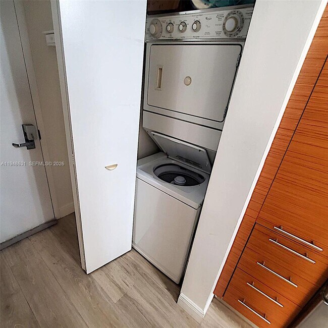 Building Photo - 50 Biscayne Blvd