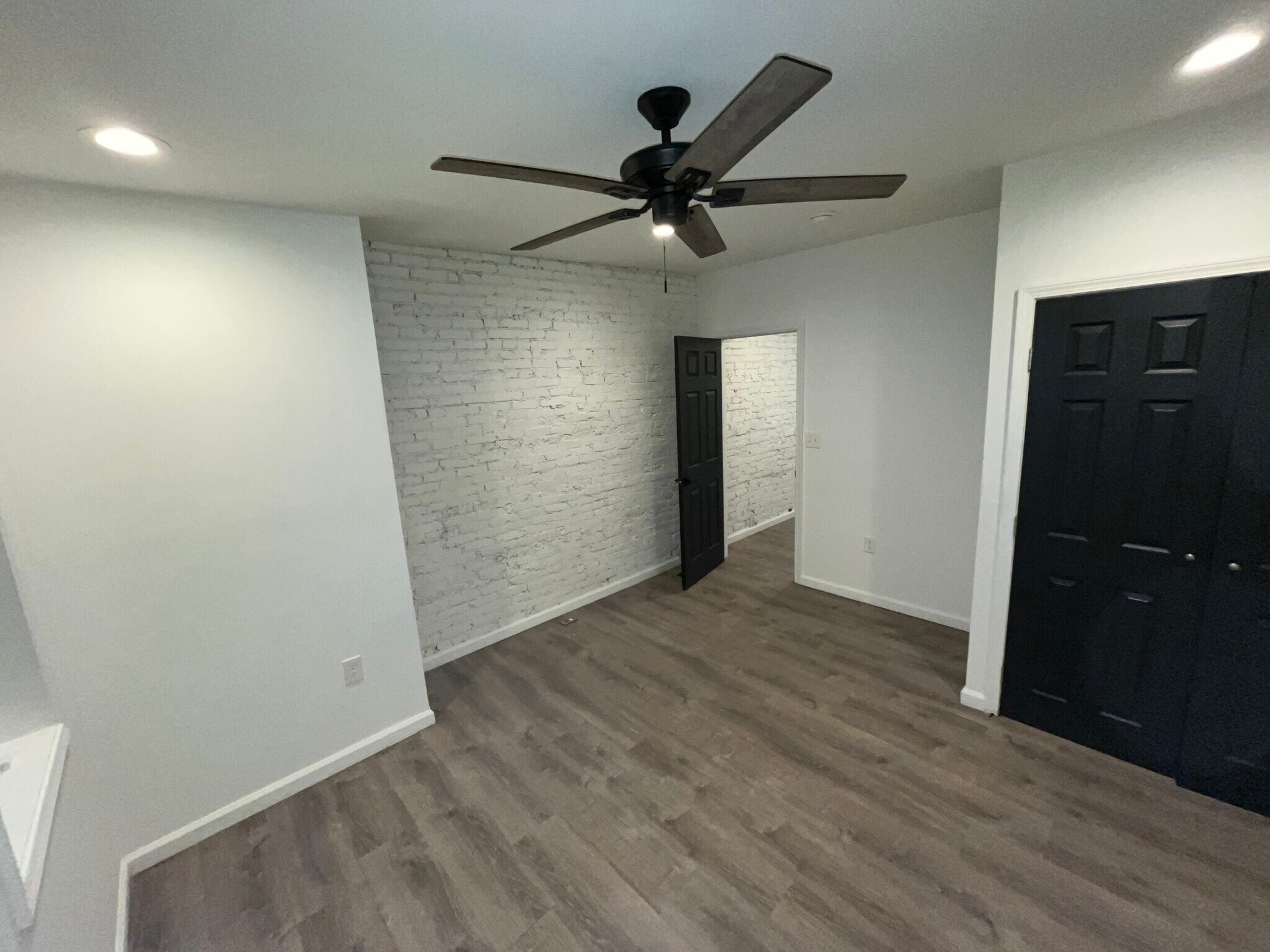 Building Photo - 2142 Penrose Ave