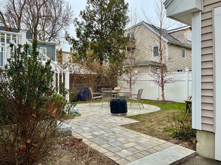 Building Photo - 9 Sherman St