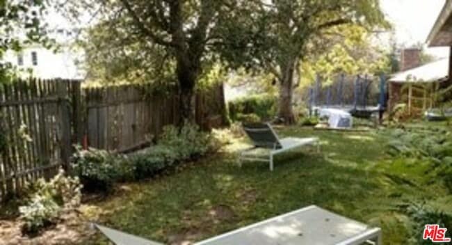 Building Photo - 809 Toulon Dr