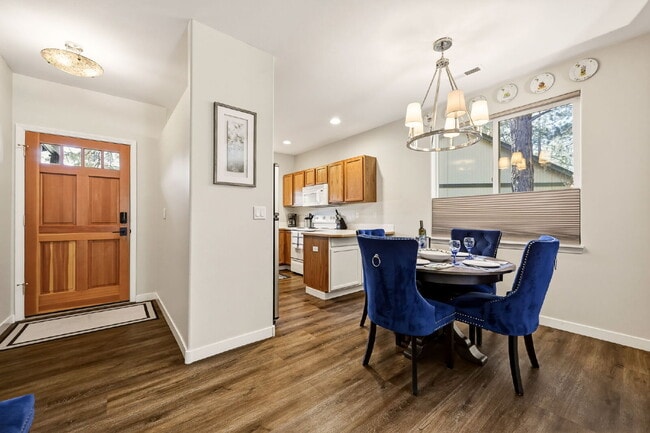 Building Photo - Furnished 3-Bedroom Home in Southwest Bend with Yard Care Included