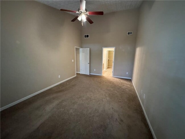 Building Photo - 1025 City Park Dr