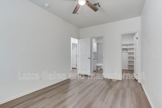 Building Photo - 11613 Mackenzie Wy