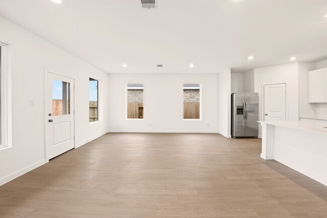 Building Photo - 16314 Texas Flatland Wy