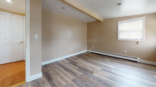 Building Photo - 241-07 Mayda Rd