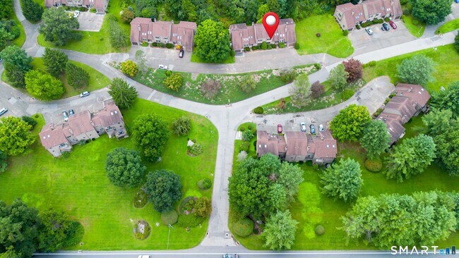 Building Photo - 19 Twin Oaks
