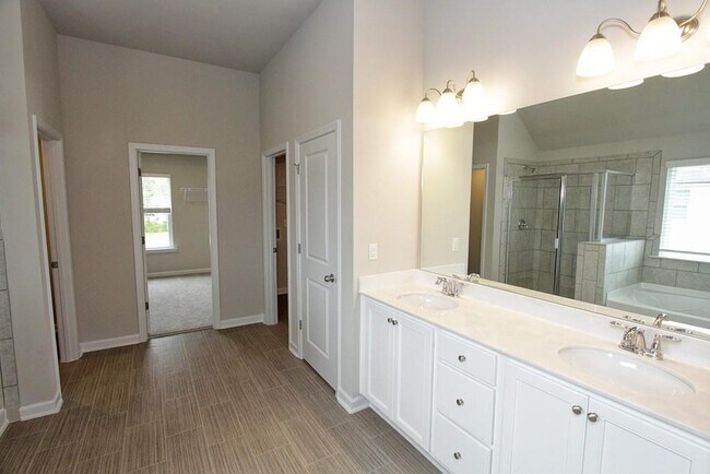 Building Photo - 4205 Woodsley Pl