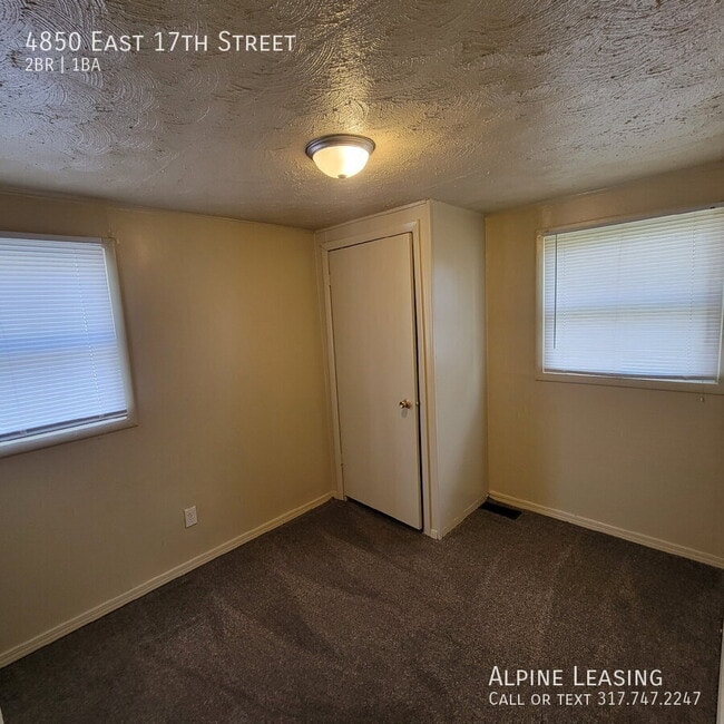 Building Photo - 4850 E 17th St