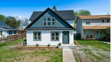 Building Photo - Cute Bungalow for Rent!