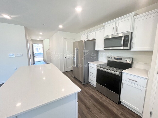 Building Photo - 333 Halisan Ct