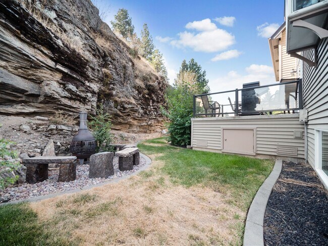 Building Photo - Dream Home At Shelley Lake