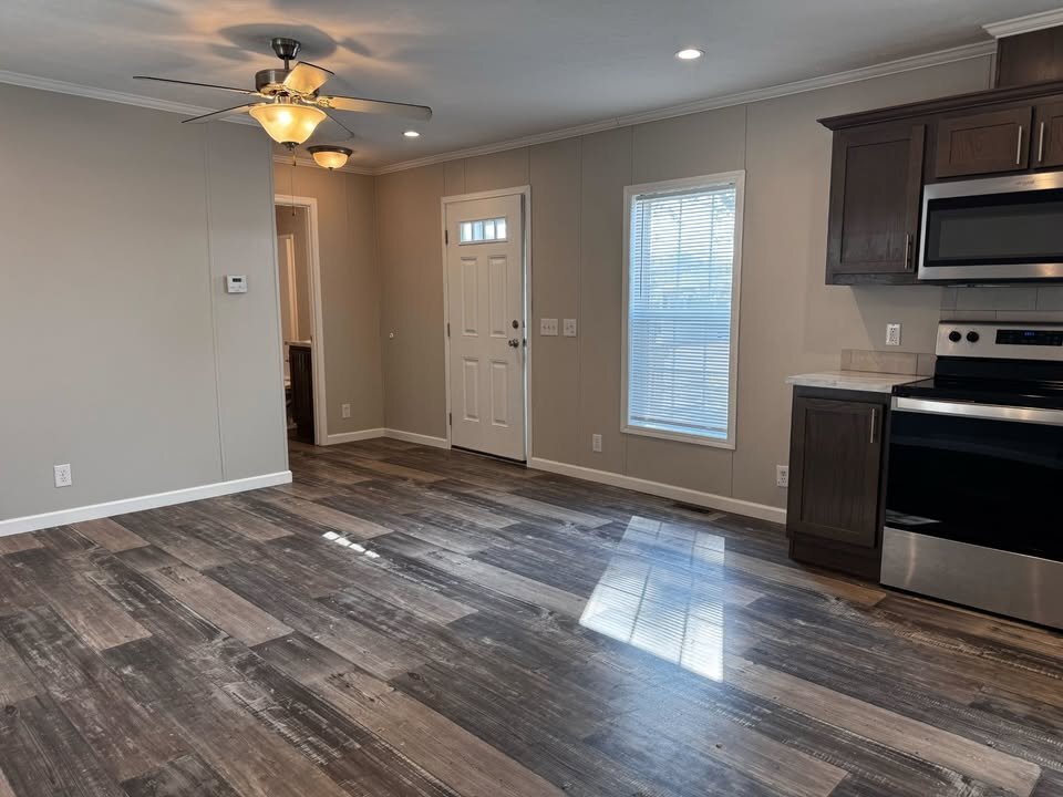 Building Photo - 10610 State Rte 762