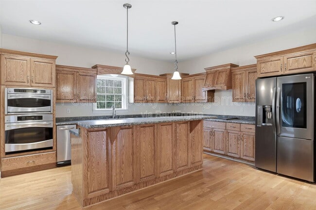 Building Photo - 14116 Spruce Ave