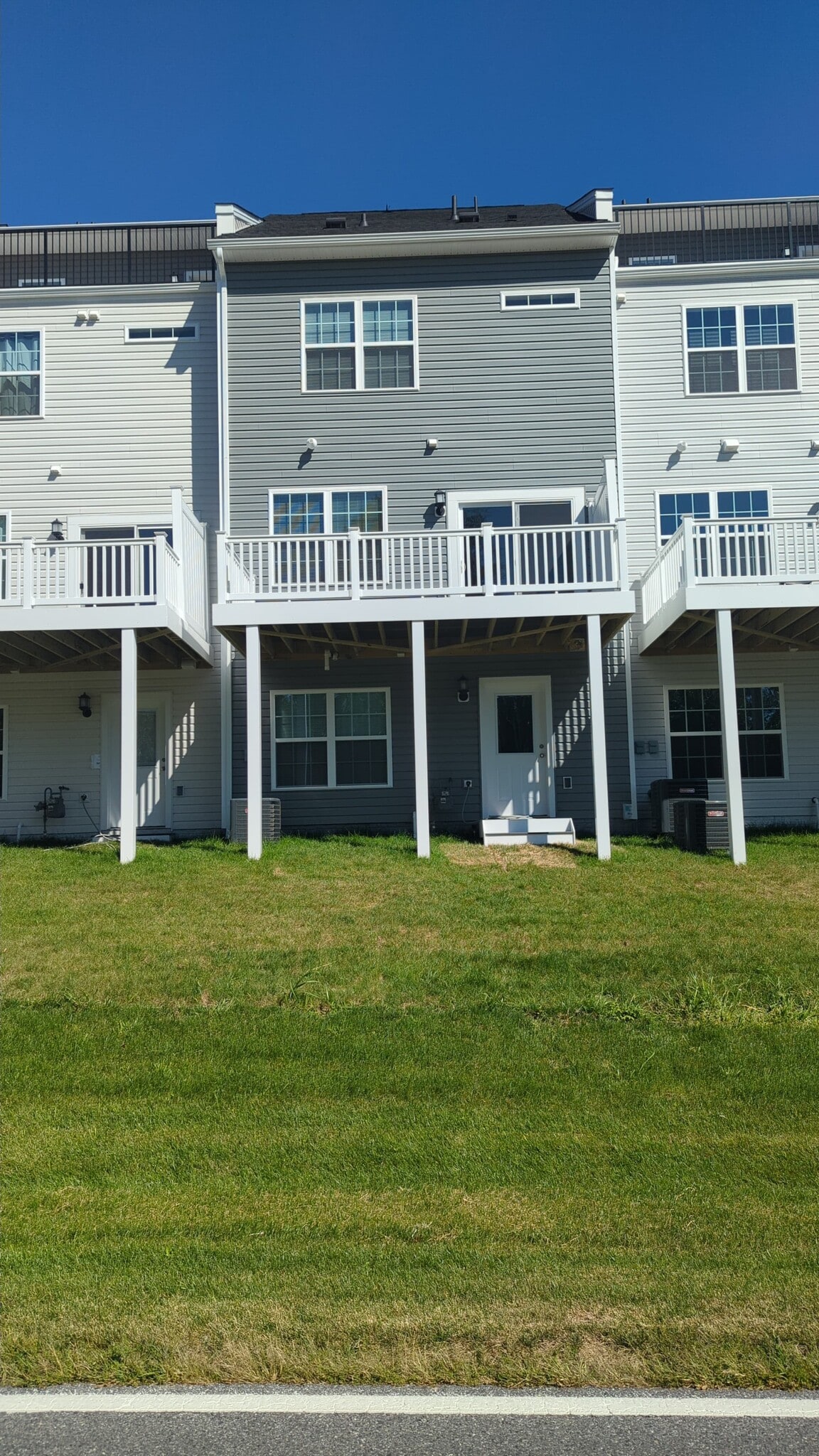 Building Photo - 2290 Marcy Dr