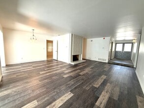 Building Photo - 4 Bedroom 2 Bathroom home available for rent NOW