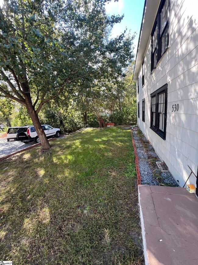 Building Photo - 530 Peronneau St