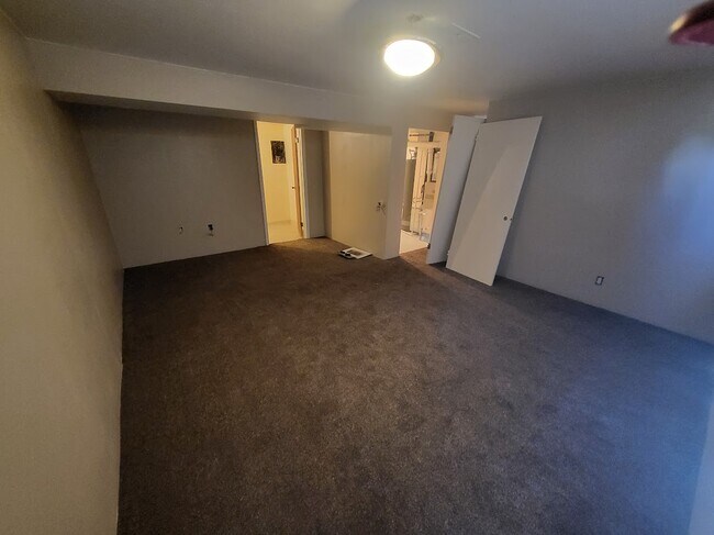 Building Photo - 3611 Devonshire Ln
