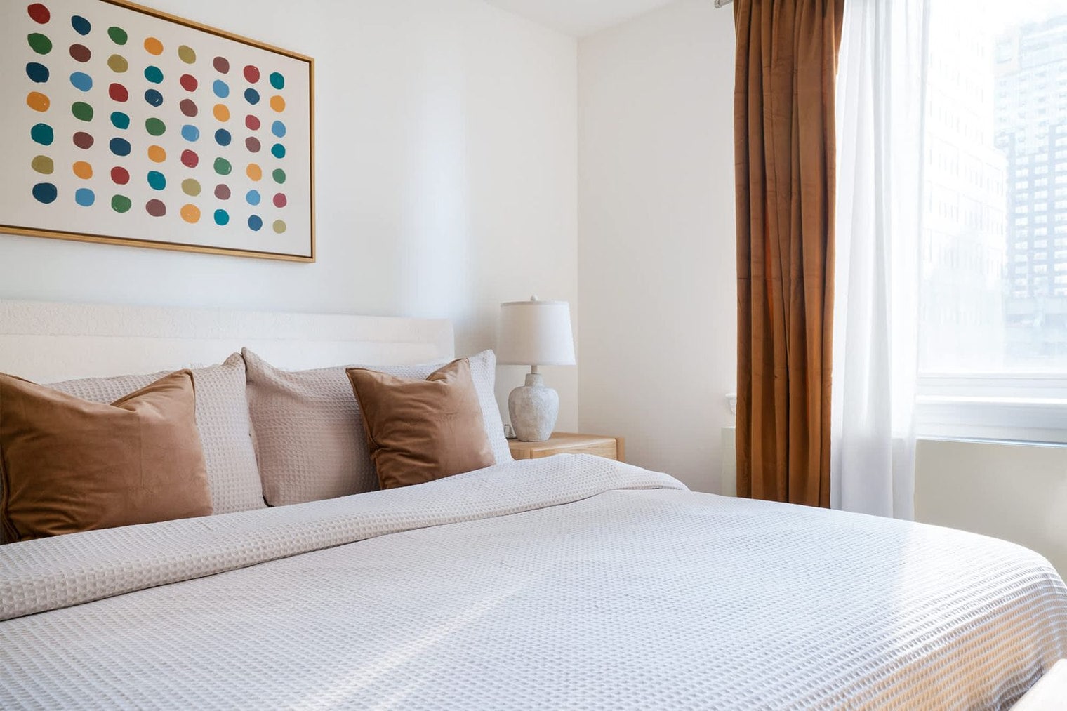 Building Photo - 350 W 43rd St