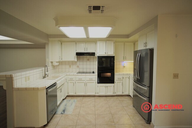 Building Photo - Beautiful Home Located In Rosedale Area!