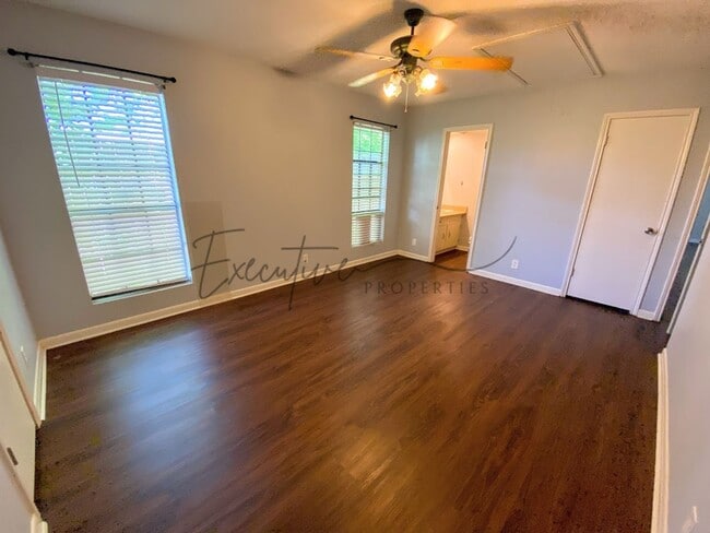 Building Photo - 2-Bed 2-Bath Home with Fenced Backyard – A...