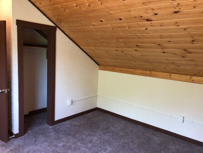 Building Photo - 2660 Edison St