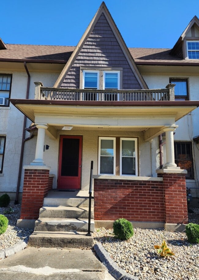 Building Photo - 328 n main st