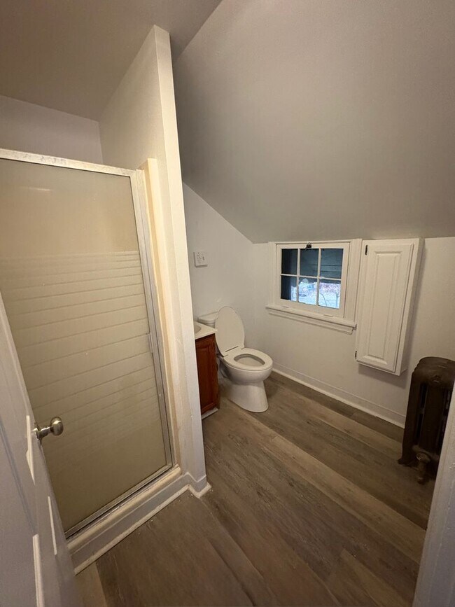 Building Photo - 118 College Pl