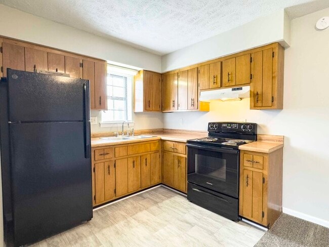 Building Photo - 19-419 Thompsonville Ln