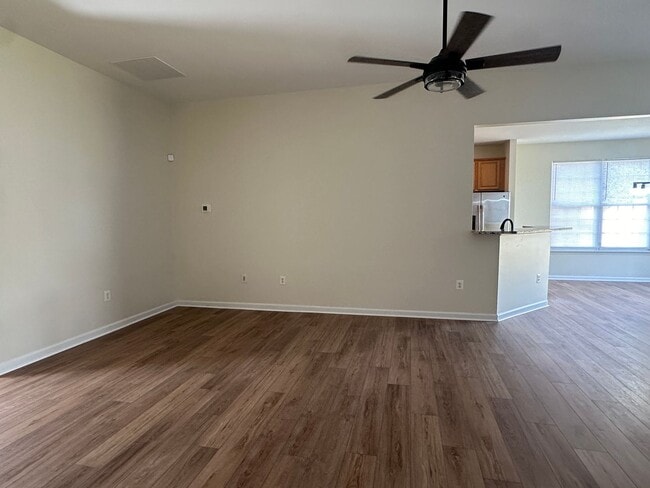 Building Photo - 126 Shumard Ct