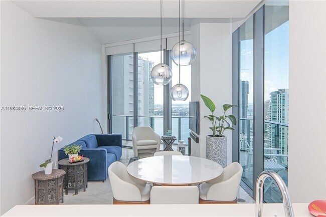 Building Photo - 501 NE 31st St