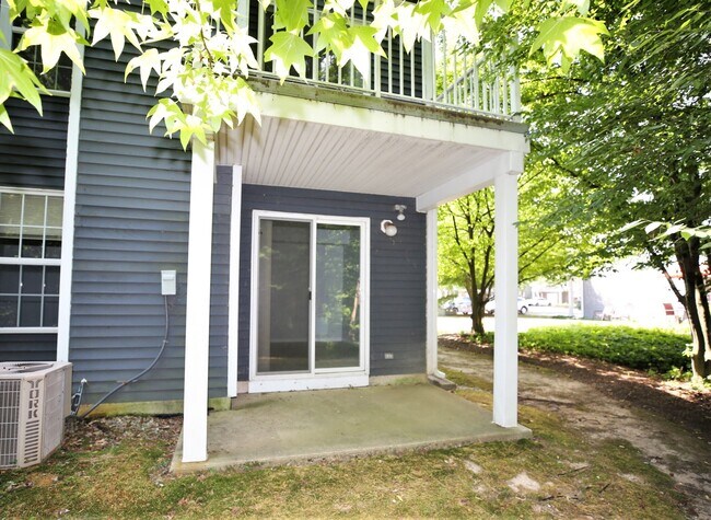 Building Photo - 13 Halstead Pl