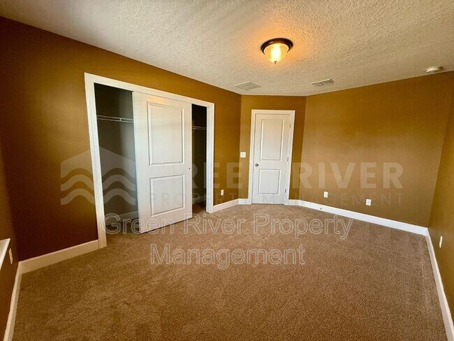 Building Photo - 4019 Cormorant Ln