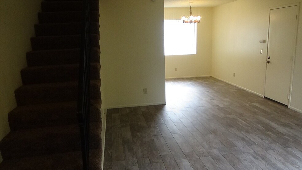 Living Room - 712 Summerwood Ln