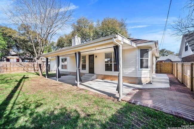 Building Photo - 963 River Rock