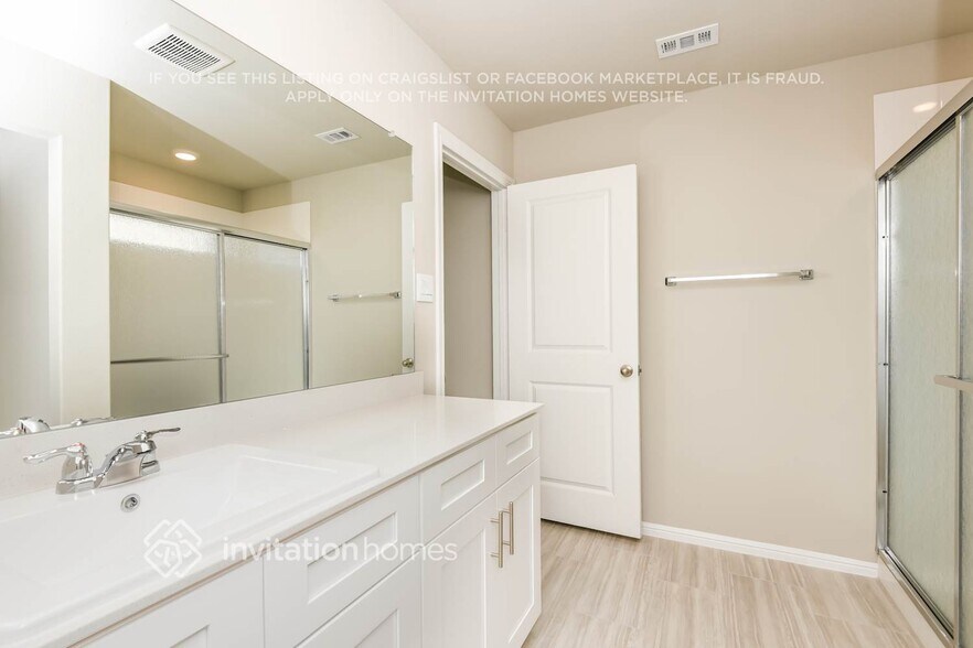 Building Photo - 417 Kaufman Dr