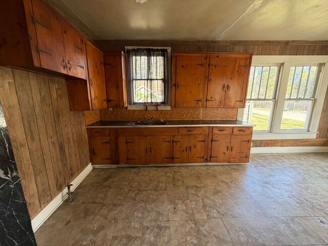 Building Photo - 3450 Brandon Ave