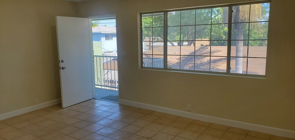 Building Photo - 11749 4th Ave