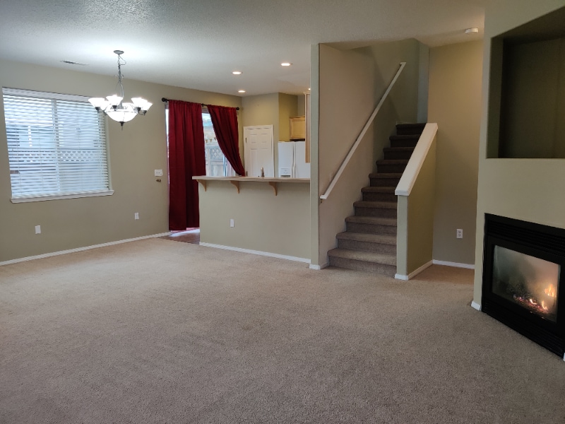 Building Photo - 671 NW Ledum Ln