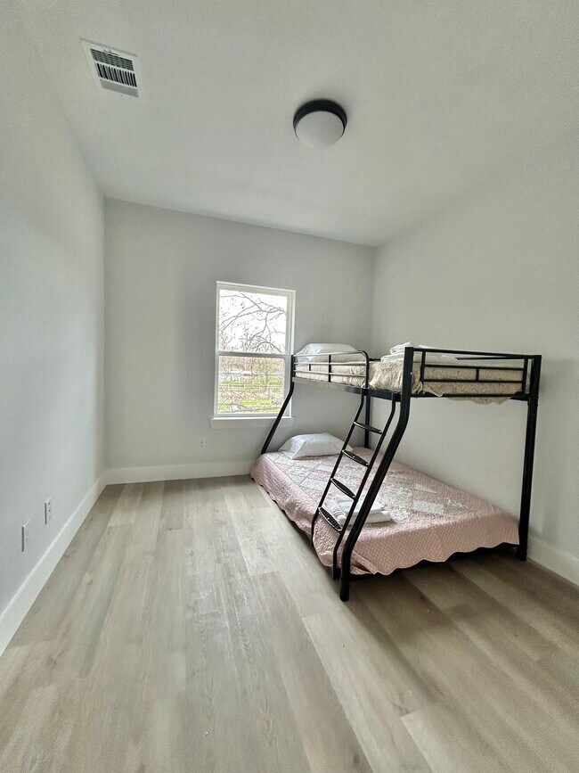 Building Photo - 3533 Alderfer St